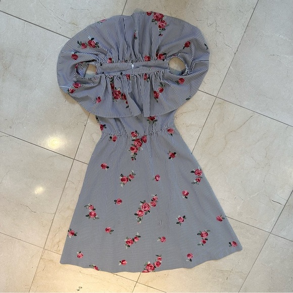 Calvin Klein Embroidered and Striped Off the Shoulder Dress Size 4 - Picture 6 of 8